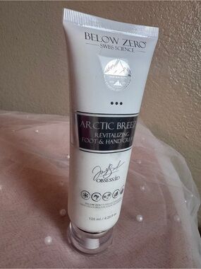 Below Zero Arctic Breeze Revitalizing Foot Hand Cream 4.25 oz $150